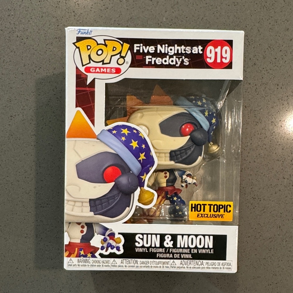 Funko Pop Sun & Moon Figure - Five Nights at Freddy’s
